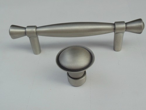 25 New Betsy Field Design Brushed Aluminum Round Knobs Cabinet/Furn. Hardware - Picture 3 of 3