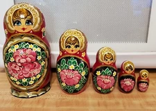 Russian Nesting Doll, Hand Painted (5) Piece Beautiful!