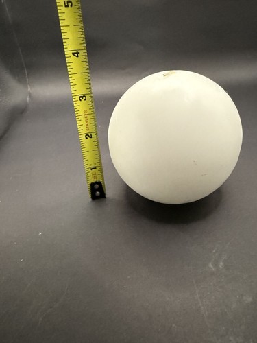 Pier 1 unparfümierte Kugelkerze 3,5" Durchmesser weiß dekoratives Stück - Bild 4 von 5