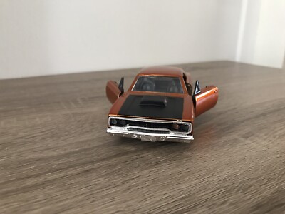 1970 PLYMOUTH ROAD RUNNER MUSCLE CAR 1:32 SCALE BRAND NEW ORANGE