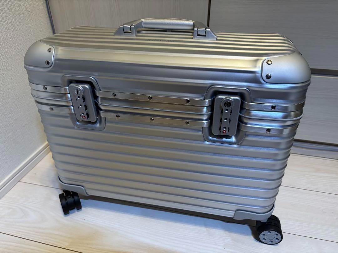 Rimowa Original Pilot Case 31L Silver 4-wheels Carry Case Suitcase