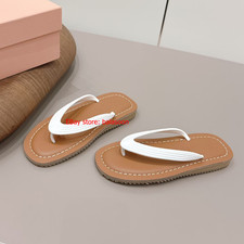 spring/summer 2026 flip-flops women wear Flat-bottomed comfortable slippers NEW