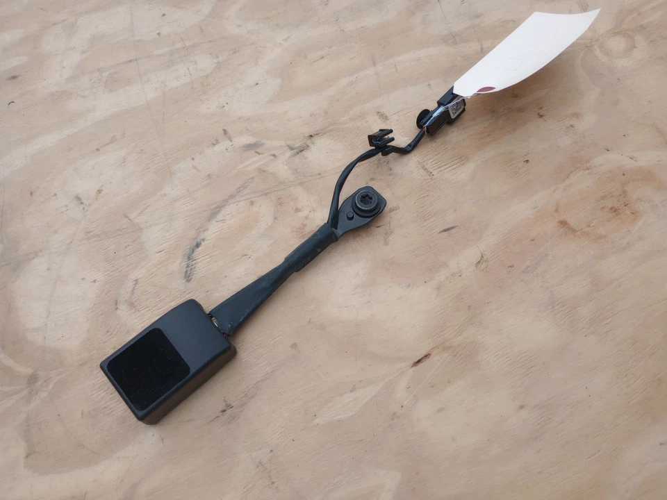 Cadillac ATS 2013-2018 cinturón de seguridad delantero derecho pasajero hebilla cierre OEM Foto 3 de 4