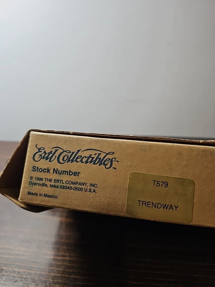 Remolque tractor Kenworth T600B 1:64 de colección ERTL Trendway Holland Michigan Foto 4 de 4