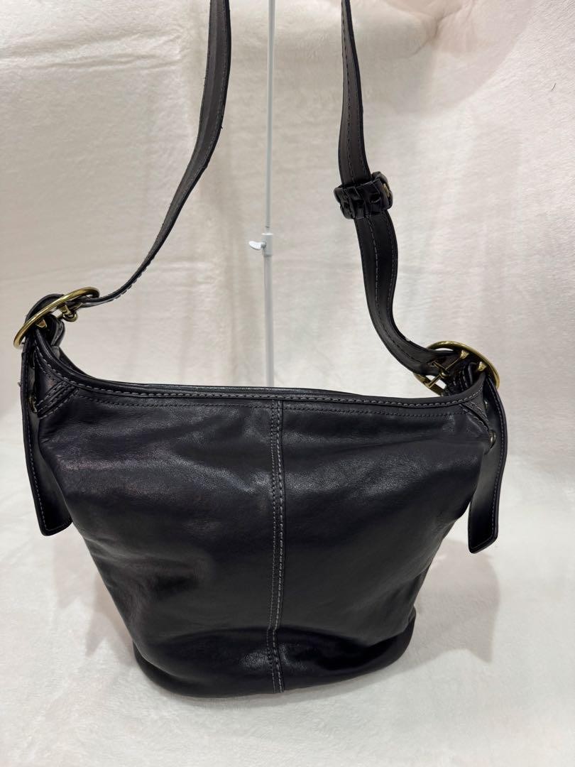 Beautiful old Coach shoulder bag, leather bucket type, 11422