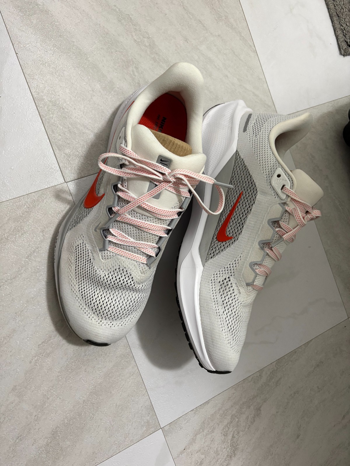 Nike Air Zoom Pegasus Mens size 9 - running tennis shoes worn one time thumbnail 3