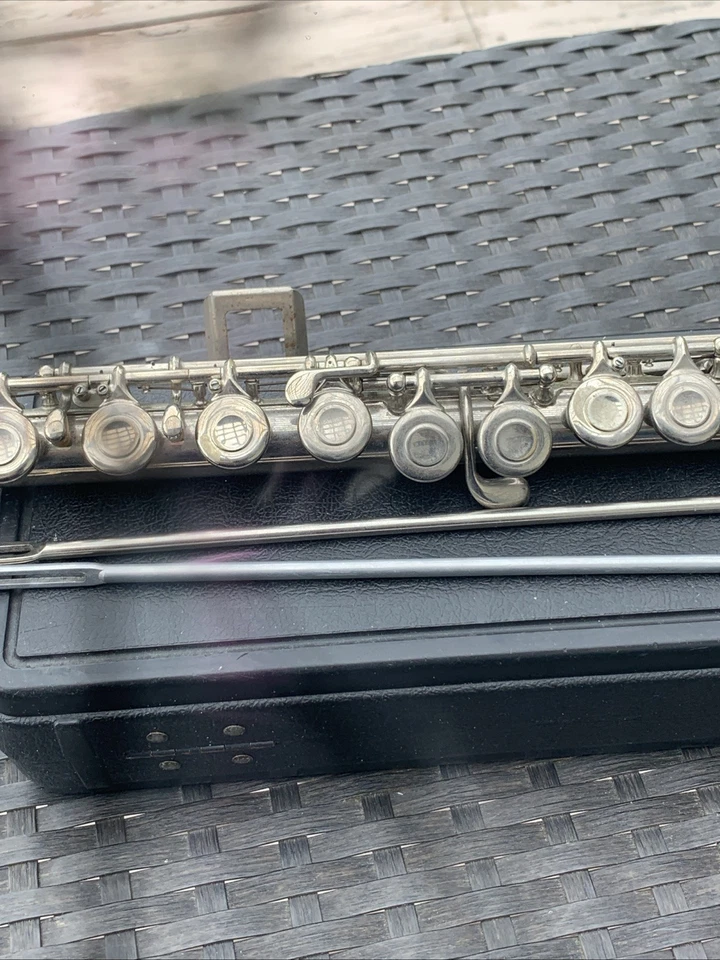 Flauta enchapada en plata Artley 18-0 de colección - Hecha en EE. UU. con estuche Brazos Foto 3 de 4