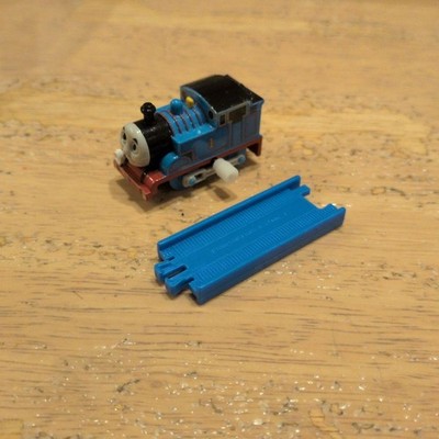 Capsule Plarail Thomas' Vehicle And Rail