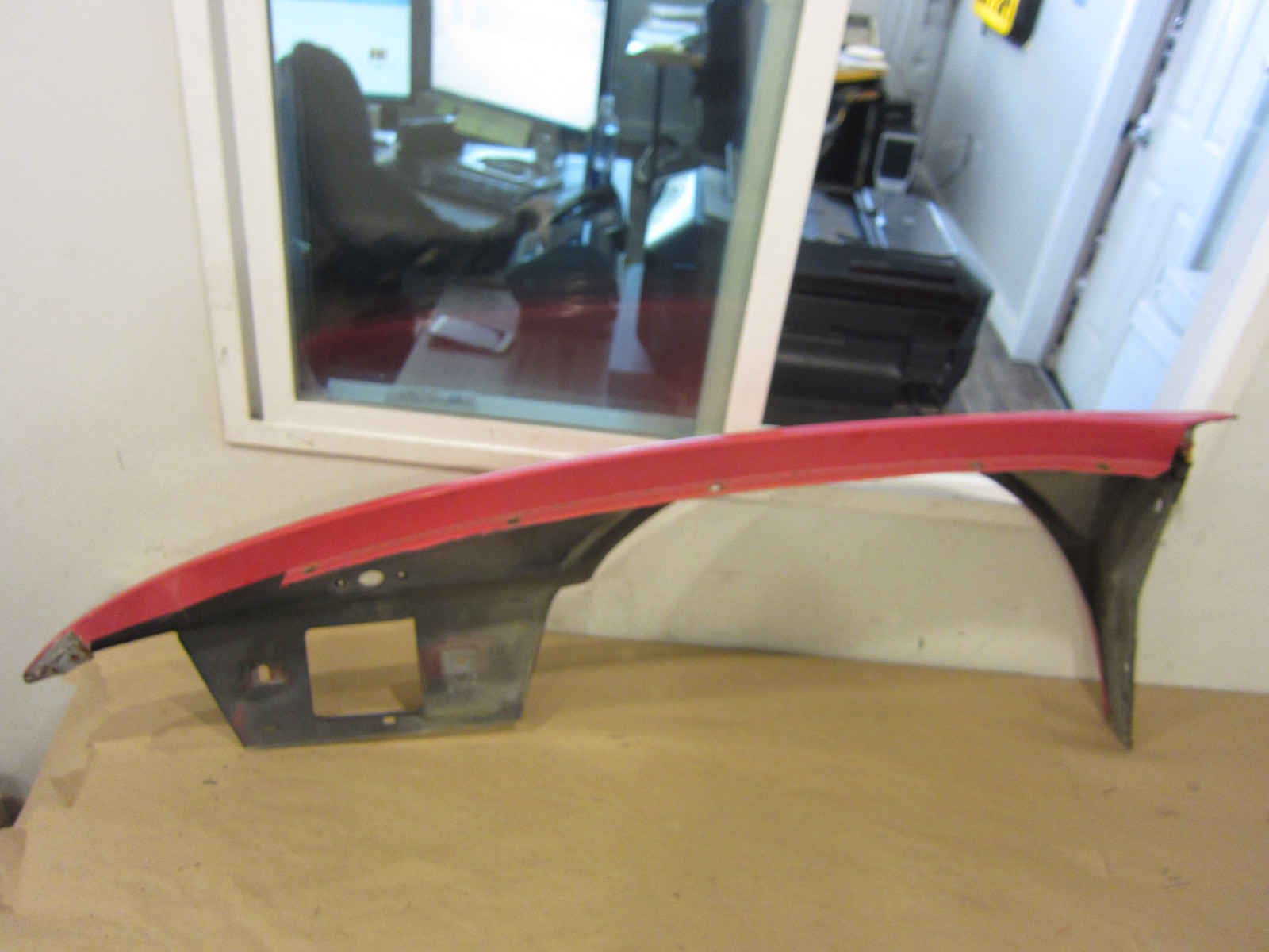 Ferrari Mondial 87 - RH Front Fender - P/N 61743900
