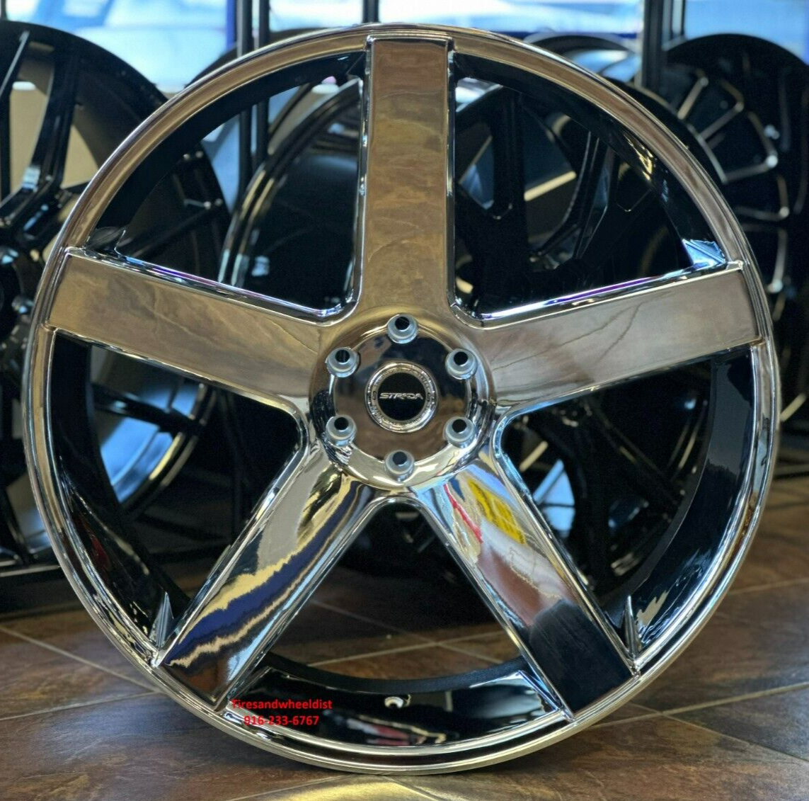 24'' Strada Perfetto Chrome Wheels 33'' MT Tires Silverado