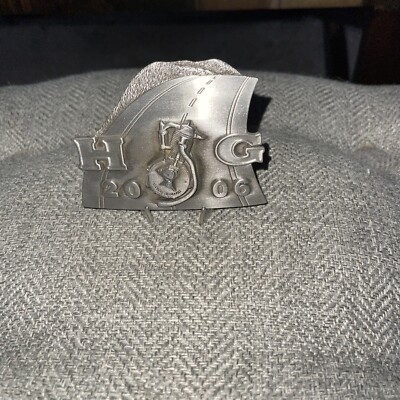 HARLEY DAVIDSON F-HEAD HOG OFFICER 2006 CHAPTER PEWTER MEDALLION  WITH STAND