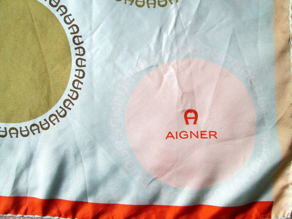 Foulard Carré Etienne Aigner 100% Soie Vintage - Noir Dimensions 86 X 82 Cm Occasion