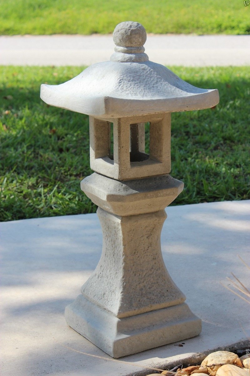 PAGODA ORIENTAL CONCRETE LANTERN JAPANESE GARDEN CEMENT STONE