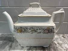 Dunn Bennett & Co. Tea Pot, Burslem England 9.75”x6.5”x4” VG+ Condition Preowned