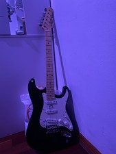 Behringer Black Electric 6 String Stratocaster Guitar