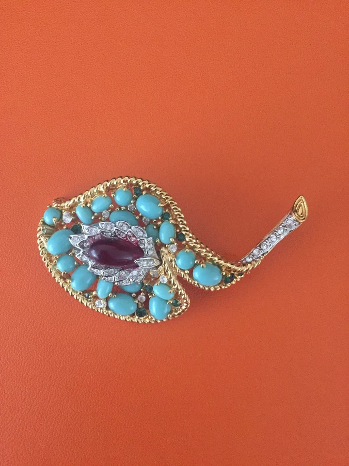 Broche Kenneth Jay Lane KJL imitación turquesa Foto 3 de 4