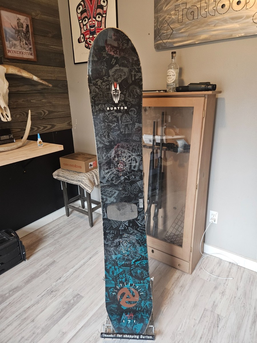 vintage Craig Kelly slopestyle 171 with burton stand. Great