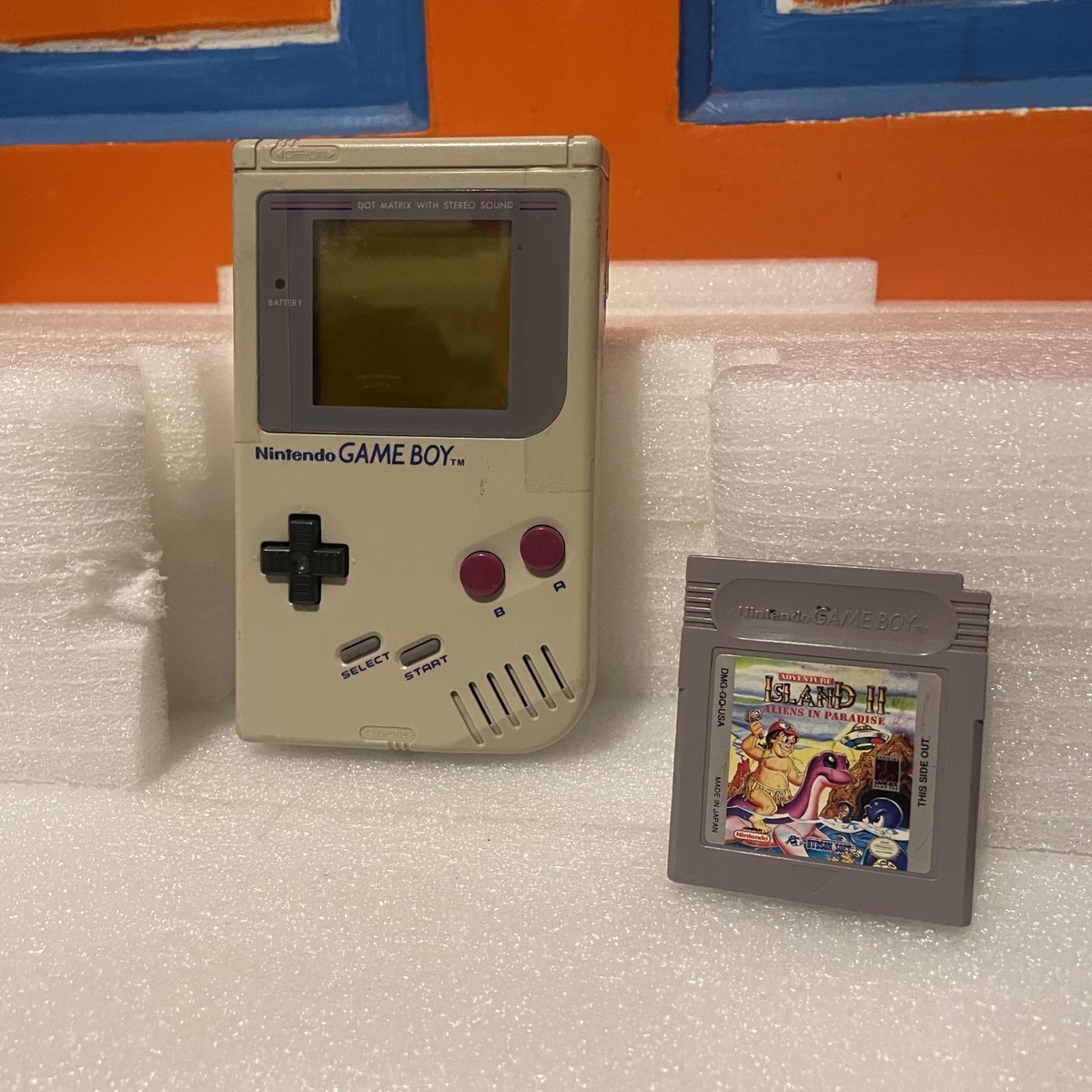 Nintendo Game Boy DMG-01 Gray w Game, Charger, Headphones