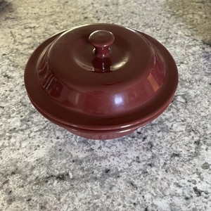 Pampered Chef Cranberry Stoneware Casserole Dish w/ Lid 1.5L 1121