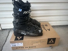 NEW 2025 FISCHER RC ONE 8.5 SKI BOOTS (29.5)