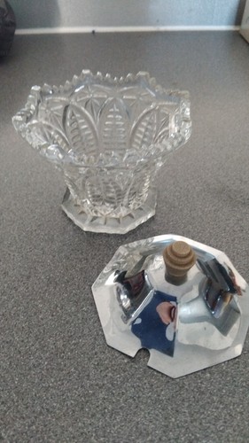 Vintage Art Deco cut glass lidded sugar bowl with bakelite handle - 第 2/2 張圖片