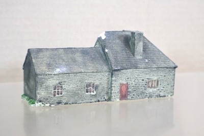 SD FORMTEILE N MASSSTAB STEIN BEMALT GROSSES LANDHAUS MODELL 4og