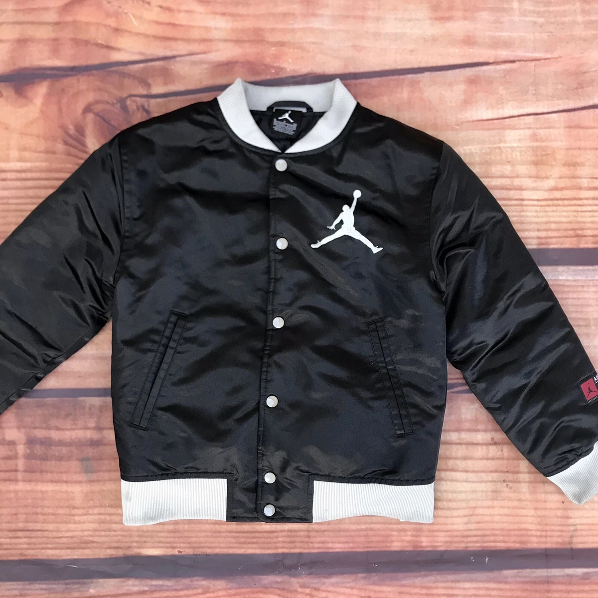 Nike shop satin jacket