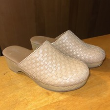 Universal Thread Clog 7.5 Mules Memory Foam Wood Block Heel Magnolia Weaved Tan