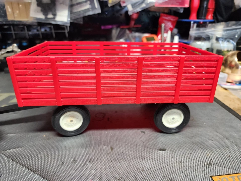 2001 Maisto Hasbro TONKA Plastic/Diecast 510 Toy Tractor IH JLE ERTL Trailer - Image 3 of 4