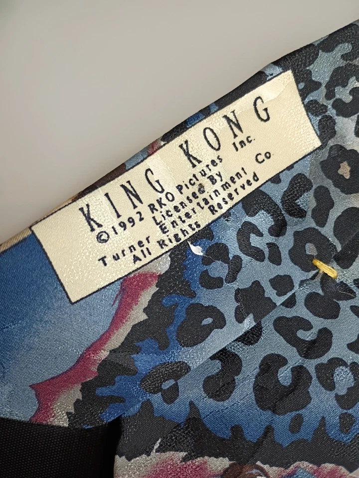 Gravata vintage 1992 King Kong estampa de leopardo caprichosa filme americano clássico seda - Imagem 3 de 4