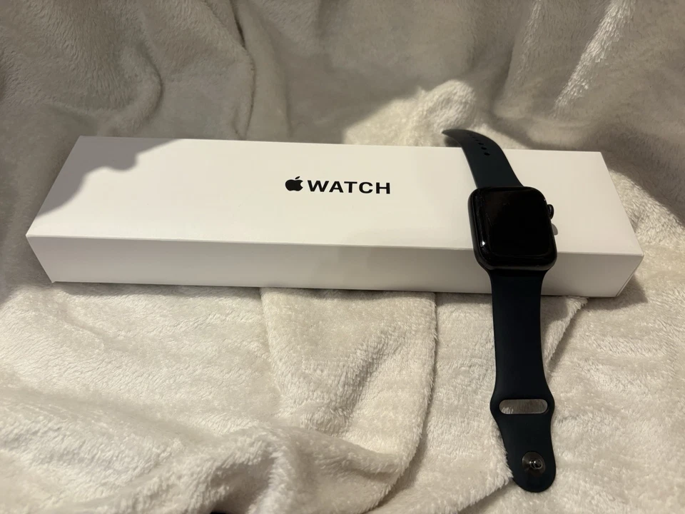 Apple Watch SE (1st generation), foto 3 di 5