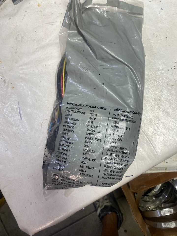 Arnés de cables de derivación amplificador y sintonizador Metra 70-1857 89-96 Cadillac/Corvette Bose Foto 3 de 4