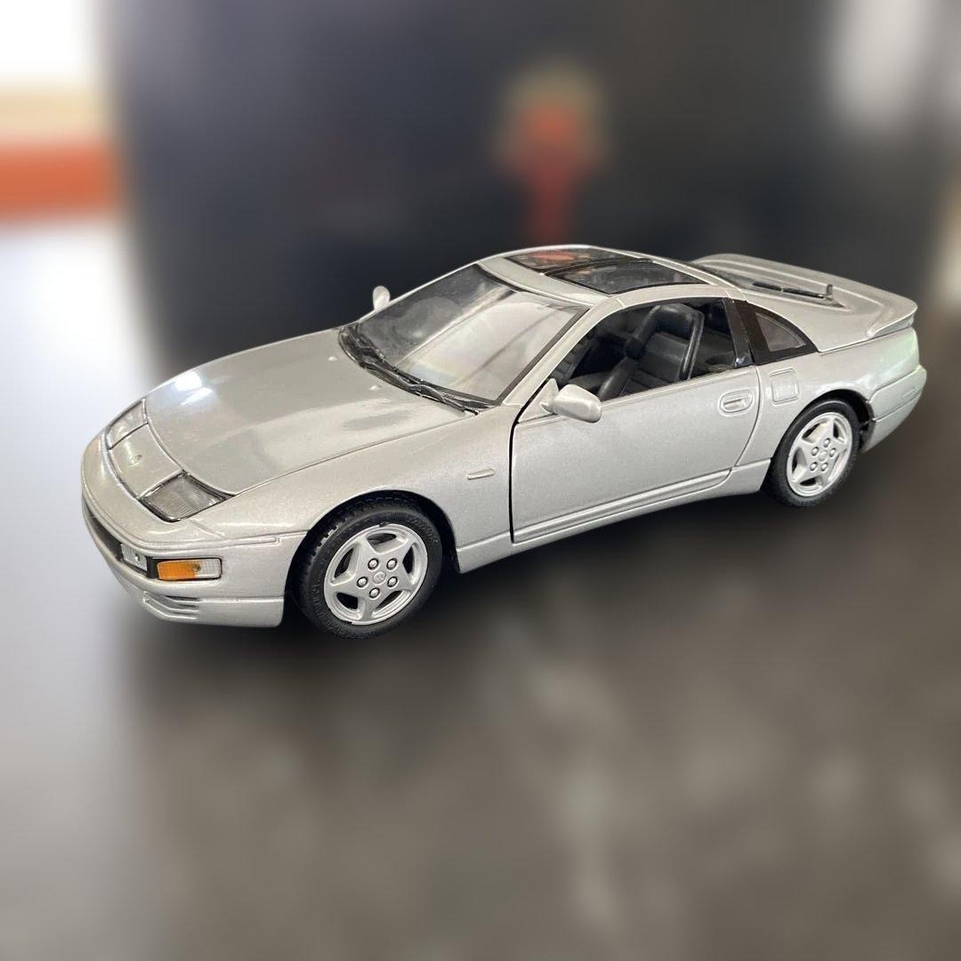 Nissan 300ZX 1/18  silver 941899