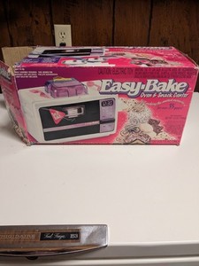 Vintage Kenner Easy Bake Oven Snack Center 1992 Works with original box