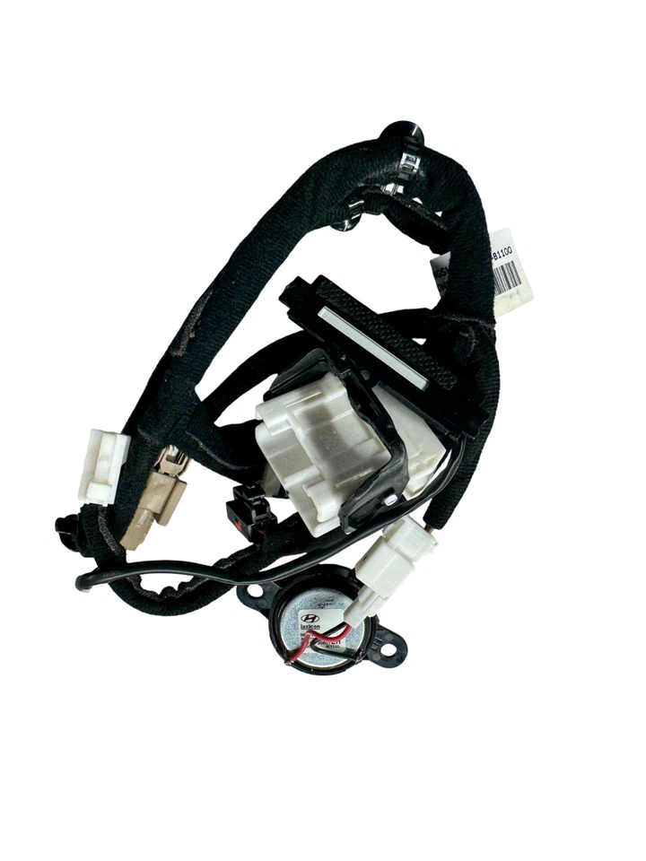 Жгут проводов задний левый для двери седана Hyundai Genesis 2015-2016 годов выпуска от оригинального производителя 26173-B1100 - Изображение 4 из 4