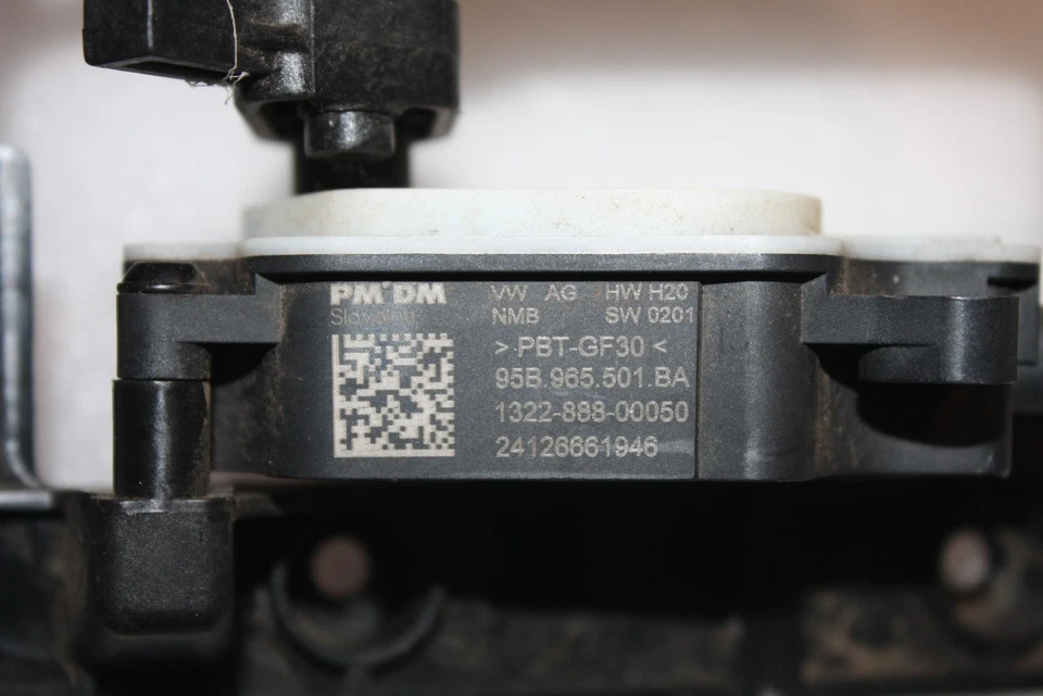 GENUINE AUDI A4 B9 ACTUATOR INTAKE MOTOR 95B965501BA - Image 3 of 4