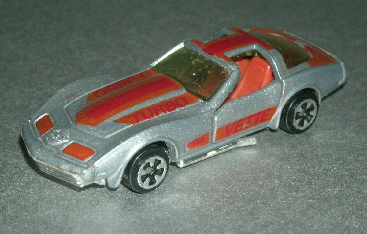 1/64 Scale 1981 Chevy C3 Corvette Coupe Diecast Car with