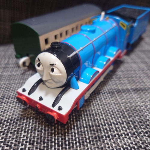 Tomy Thomas & Friends Gordon Trackmaster Working Passenger Train Set ...