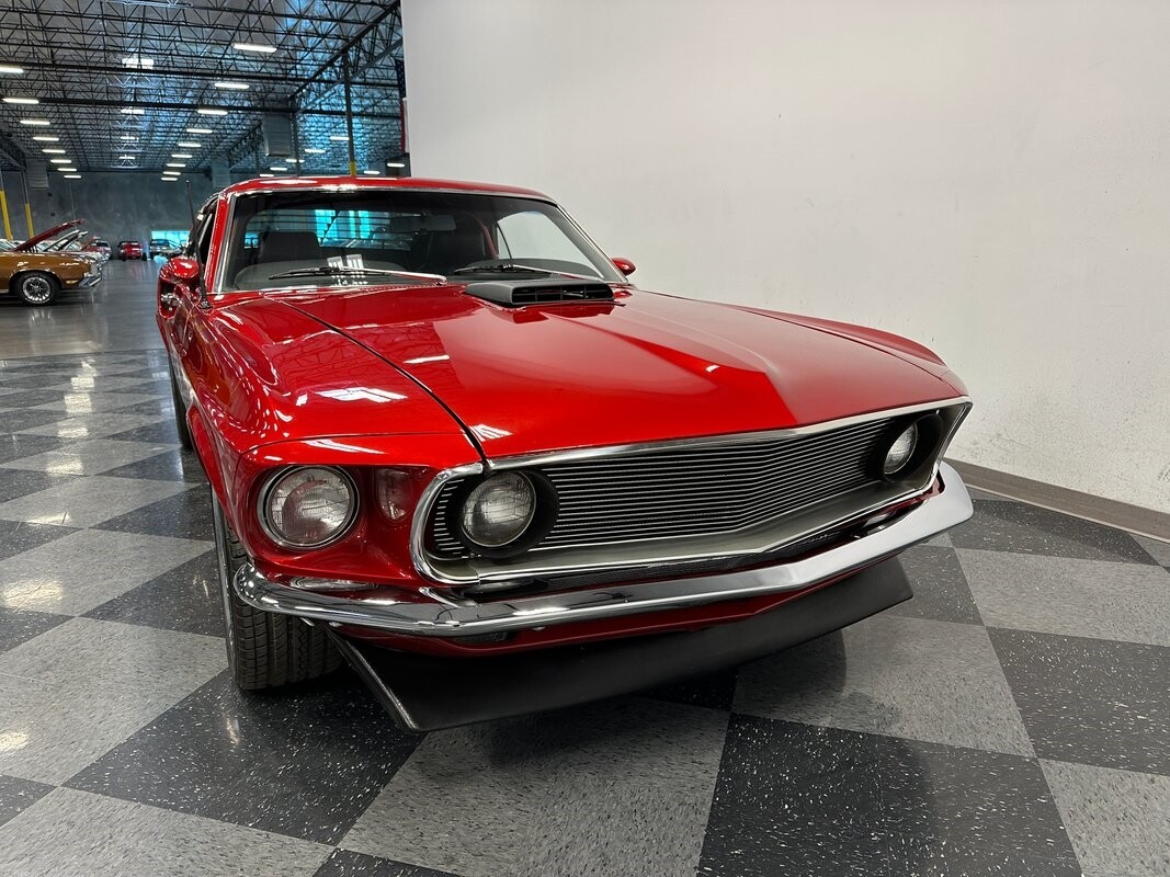 1969 Ford Mustang Mach 1 Olive Garden Hotel