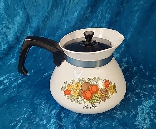 Vintage Corning Ware 6 Cup Coffee / Tea Pot P-104-8 Spice of Life with Lid