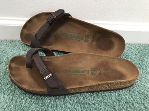 birkenstocks with toe loop