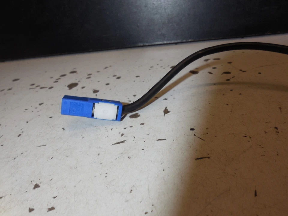 Conector coleta enchufe audio 1 puerto 1 cable 723-744 para Mercedes Benz CLS550 Foto 3 de 4