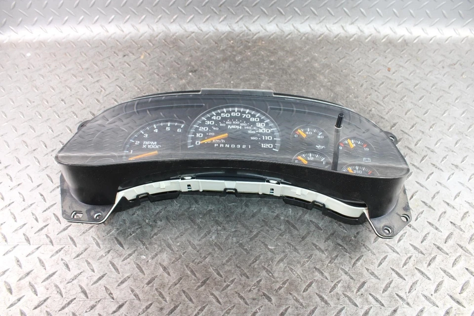 06-07 SILVERADO 2500 227k Miles Speedometer Instrument Gauge Cluster Lens OEM OE - Image 4 of 4