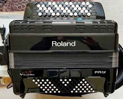 Roland FR-1Xb V-Accordion, wie neu, komplett inkl OVP, C-Griff, B-Griff, u.a.