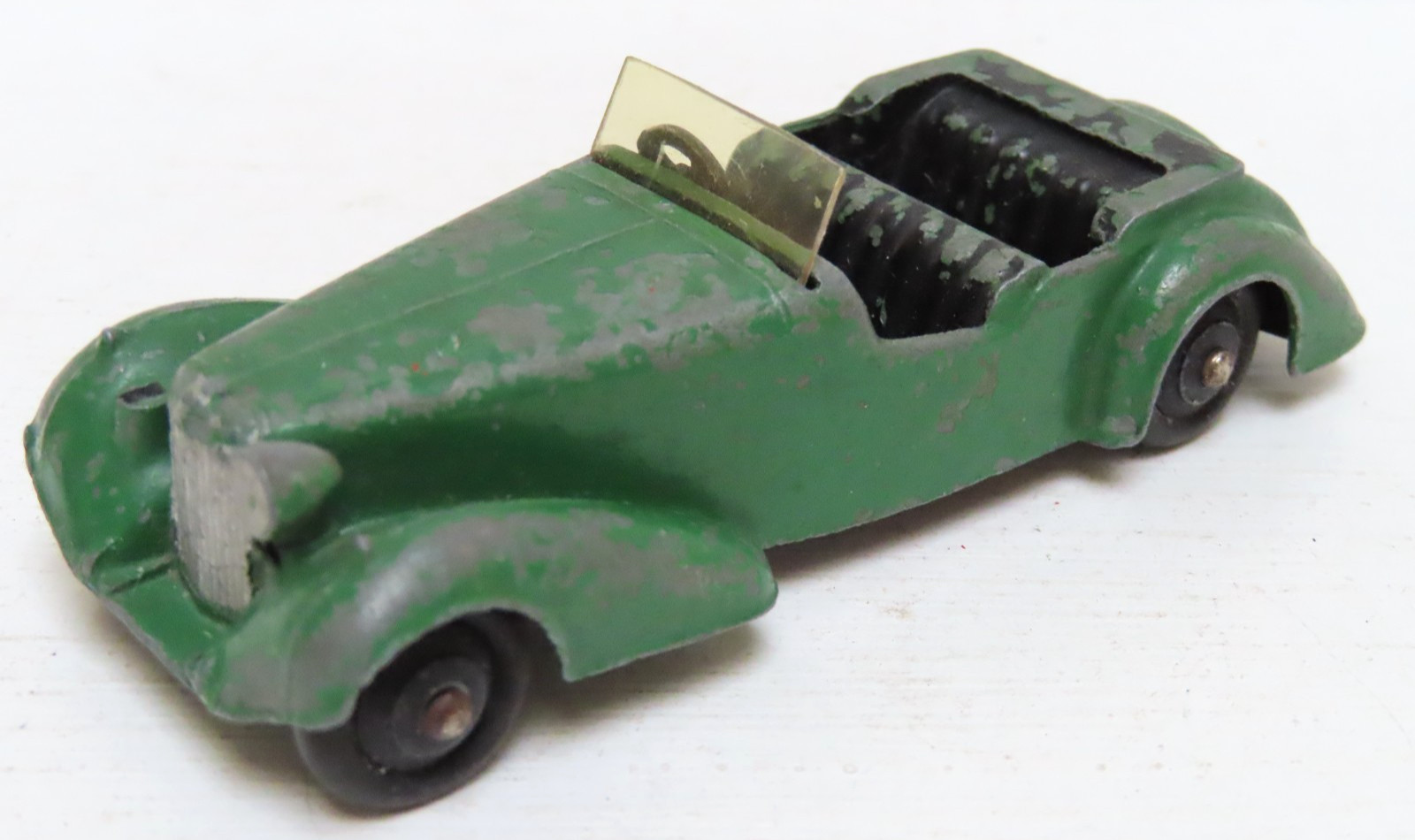 Dinky Toys GB N°38D Alvis Cabriolet Vert – 1/43 – Zamac – état D'usage