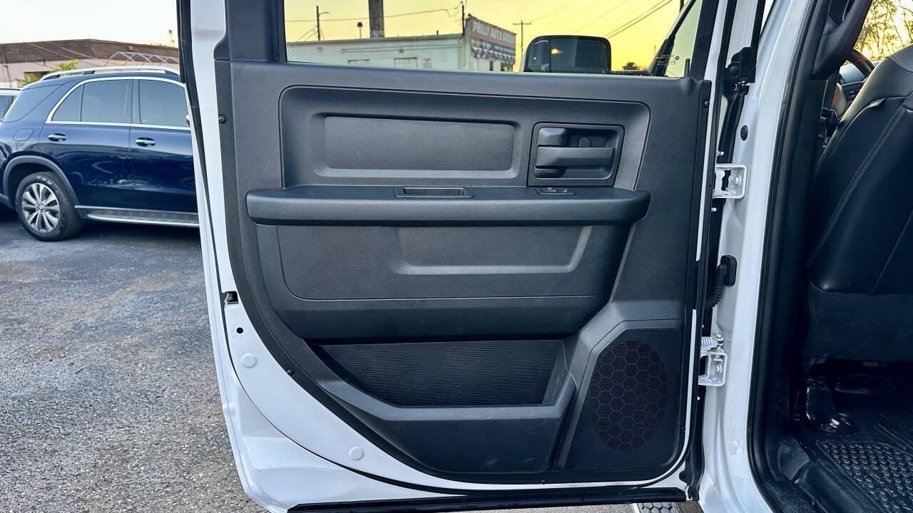 2022 Ram 2500 Tradesman 4x4 4dr Crew Cab 8 ft. LB Pickup thumbnail 14