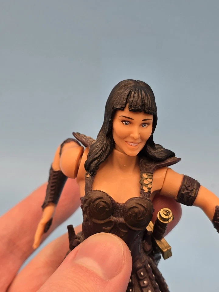Экшн-фигурка Xena Warrior Princess Toy Biz 1996 отдельный поврежденный неполный меч - Изображение 4 из 4