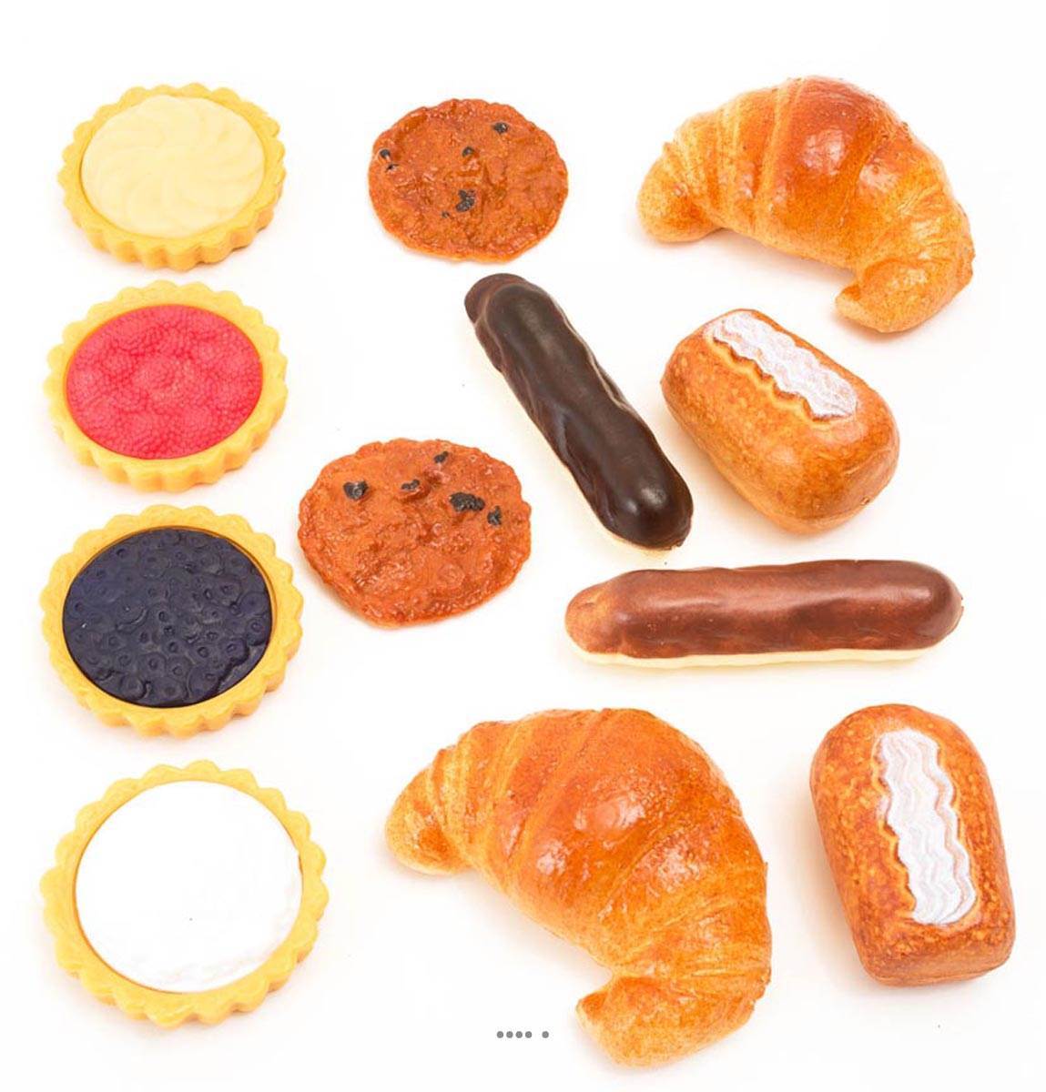Pâtisseries artificielles assorties en lot de 12 faux gâteaux multicolores