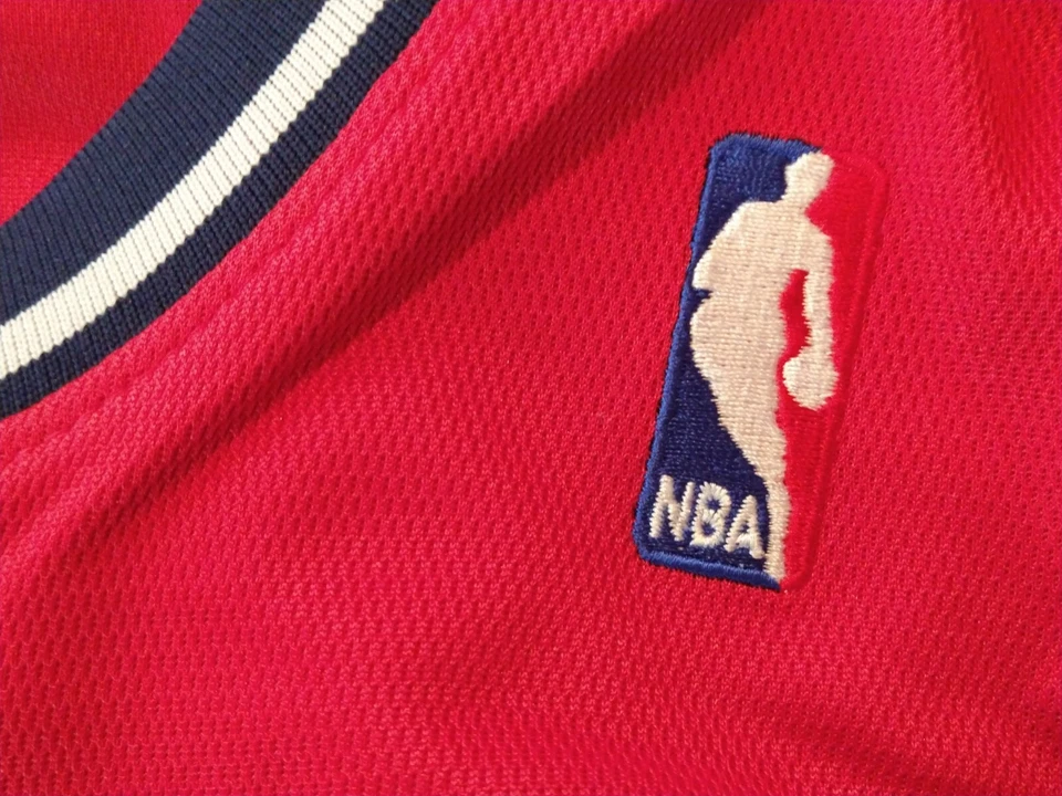 Camiseta alternativa Adidas NBA Brooklyn Nets vintage em branco - Vermelha - Tamanho: 60 (3XL) - Imagem 4 de 4