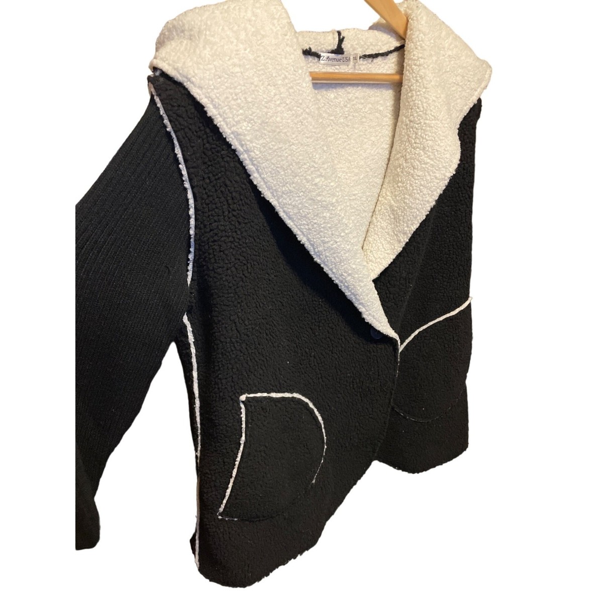 送料&関税込み!☆フリースジャケット☆NB AT Sherpa Jacket Z Avenue USA Hooded Black White Sherpa Heavy Single Button